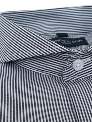 Dandy & Son Extreme Cutaway collar shirt in black stripe cotton close up