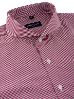 Dandy & Son Extreme Cutaway shirt in burgundy grid cotton close up