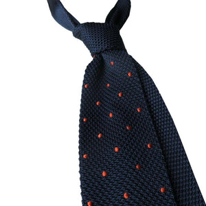 Dandy & Son silk knitted tie navy with polka dots close up shot