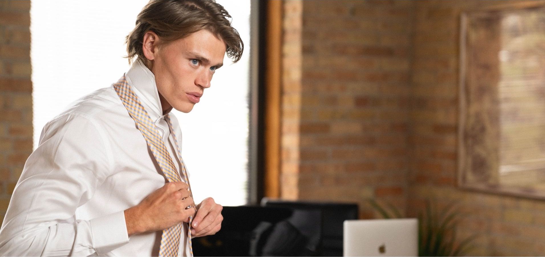 10 Wardrobe Essentials For Men (2022 Edition)