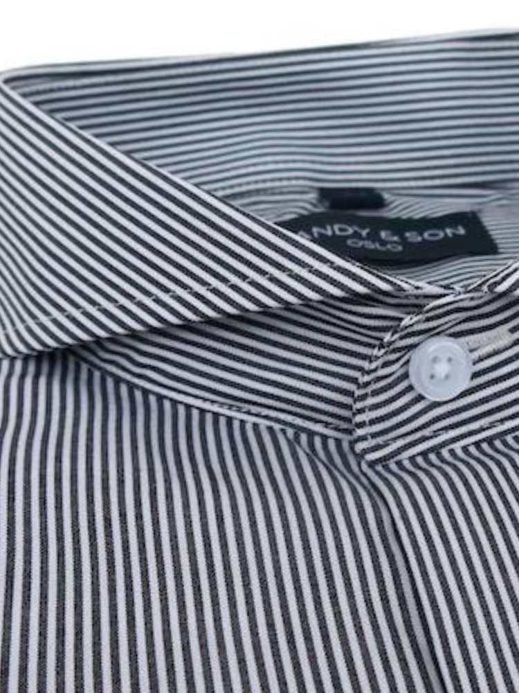 Dandy & Son Extreme Cutaway collar shirt in black stripe cotton