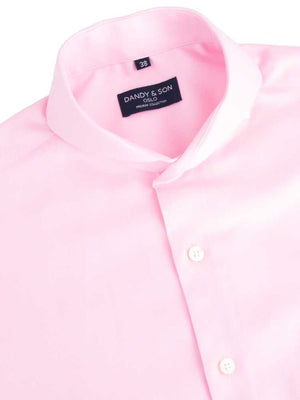 Dandy & Son Extreme Cutaway collar shirt in premium cotton with french cuff close up side view