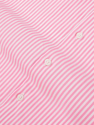 Dandy & Son Extreme Cutaway collar shirt in big pink stripes close up of fabric