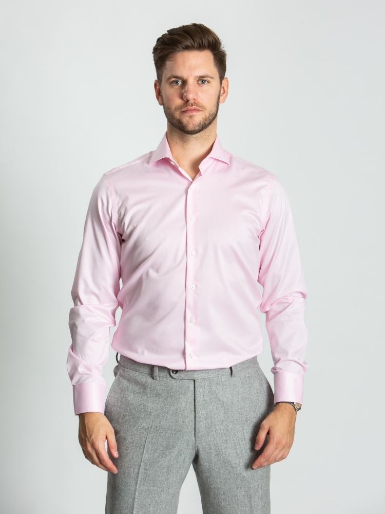 Dandy &amp; Son Cutaway Collar shirt in pink non-iron fabric on model no tie
