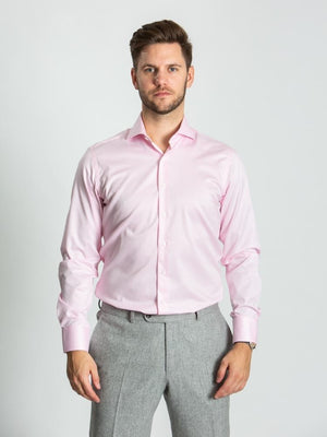 Dandy & Son Cutaway Collar shirt in pink non-iron fabric on model no tie