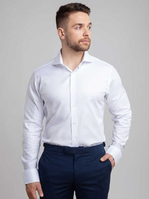 Dandy & Son Cutaway Collar shirt in premium white cotton worn by model