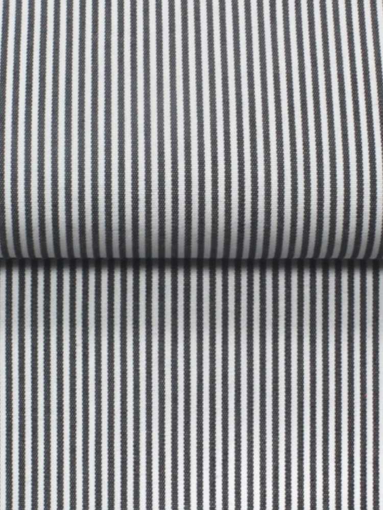 Dandy &amp; Son Extreme Cutaway collar shirt in black stripe cotton close up of fabric