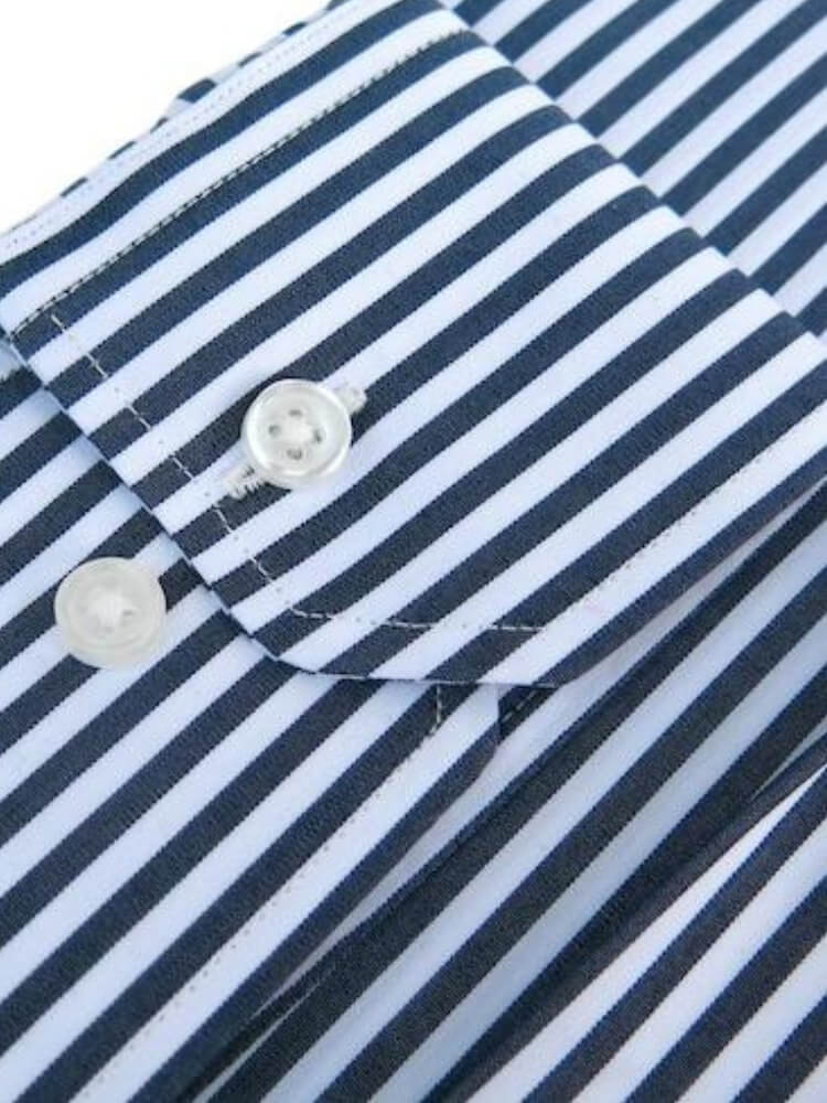 Dandy &amp; Son Extreme Cutaway Collar shirt in navy stripes close up