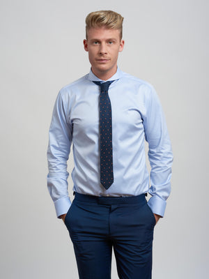 Dandy & Son Extreme Cutaway shirt in light blue premium cotton