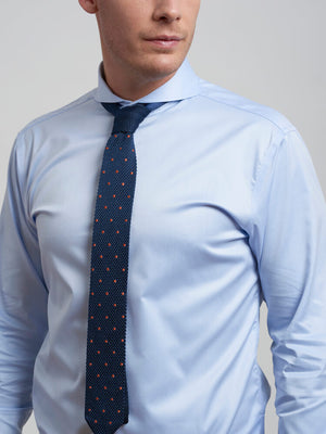 Dandy & Son Extreme Cutaway collar shirt in light blue premium cotton model with tie