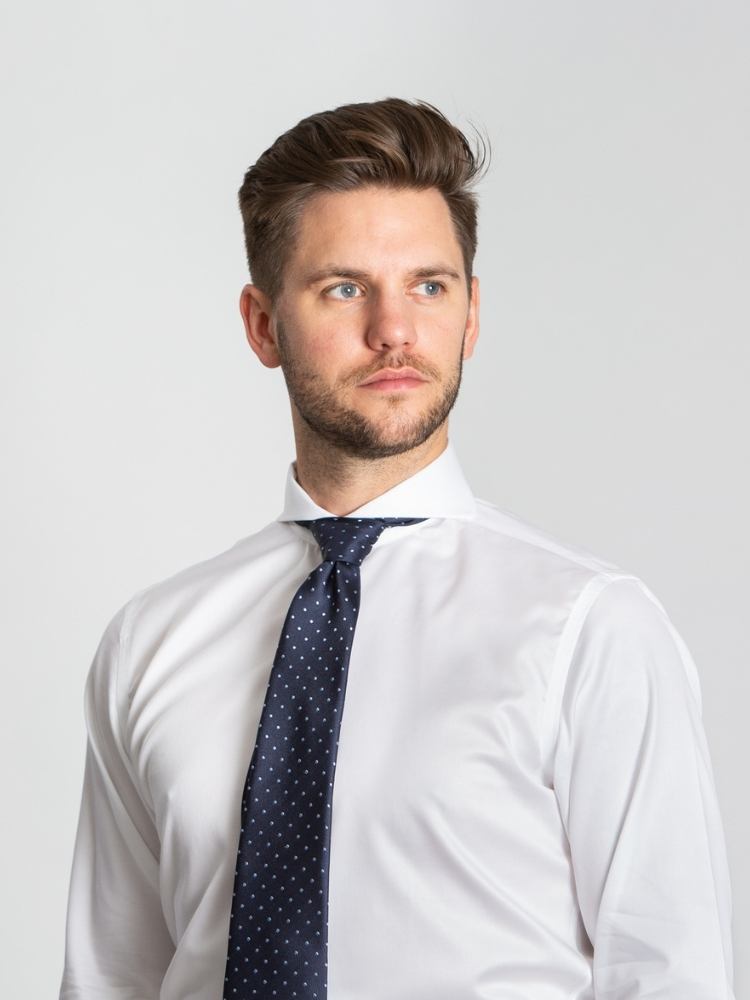 Cutaway collar shop shirt regular fit