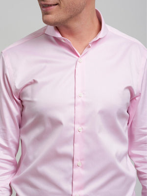 Extreme_Cutaway_Collar_Pink_Non_Iron_Premium_French_Cuff_Shirt_On_Model_Close_Up