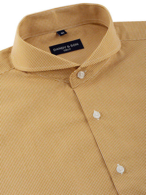 Dandy &amp; Son Extreme Cutaway shirt in yellow grid cotton buttoned close up