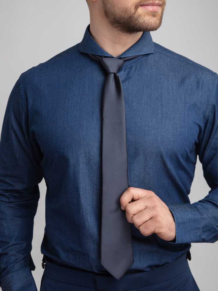 Extreme Cutaway Collar Denim Shirt 37 / US 14 Extreme Cutaway Collar Denim Shirt 37 / US 14
