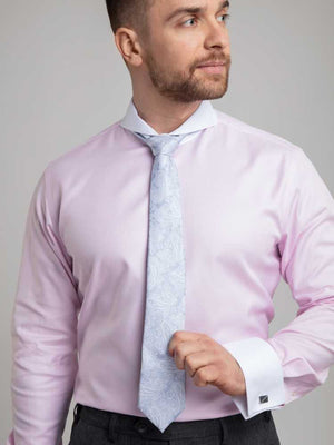 Dandy & Son Extreme Cutaway collar shirt in pink premium cotton with french cuffs flat lay on model with tie